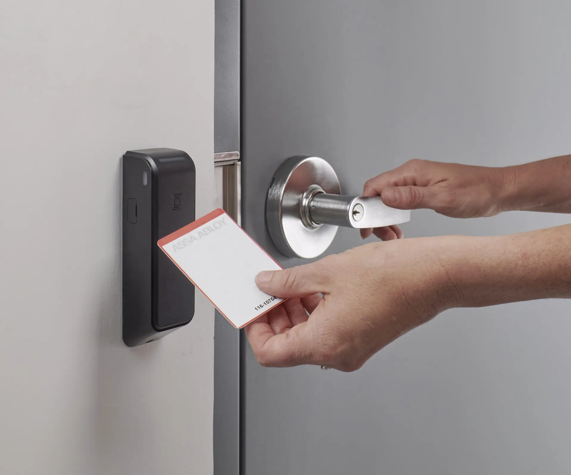 ASSA ABLOY ES100 electronic lock and card reader for hotel access control